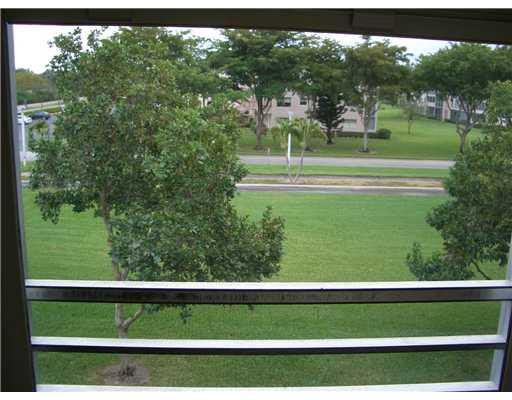 335 Preston H 3350, Unit 335 Boca Raton, FL 33434 - Photo 9 of 25 Patio/Deck