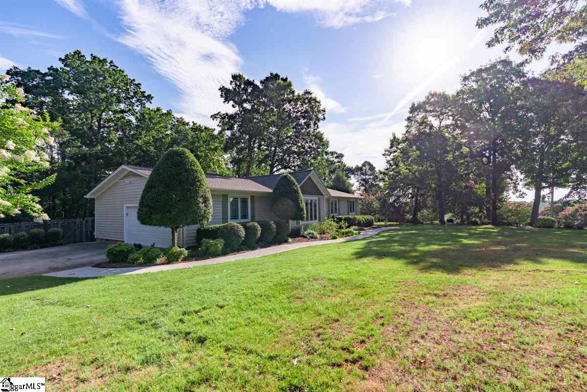360 Taylor Road Greer, SC 29651 - Photo 3 of 32 Gallery Image 3