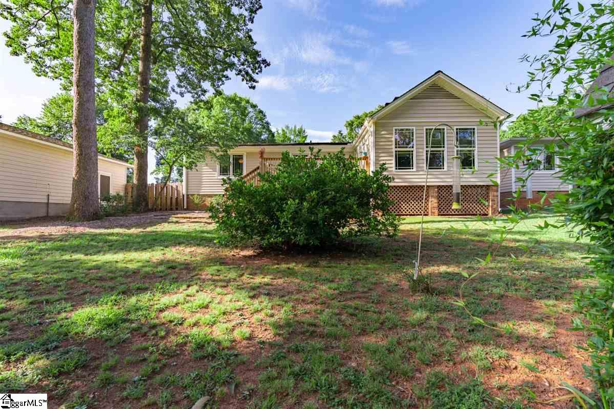 360 Taylor Road Greer, SC 29651 - Photo 6 of 32 Gallery Image 6