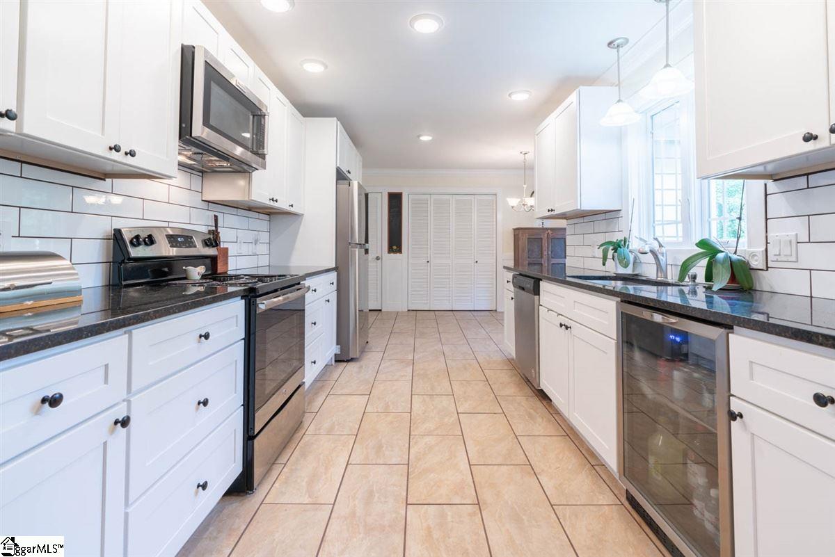 360 Taylor Road Greer, SC 29651 - Photo 8 of 32 Gallery Image 8