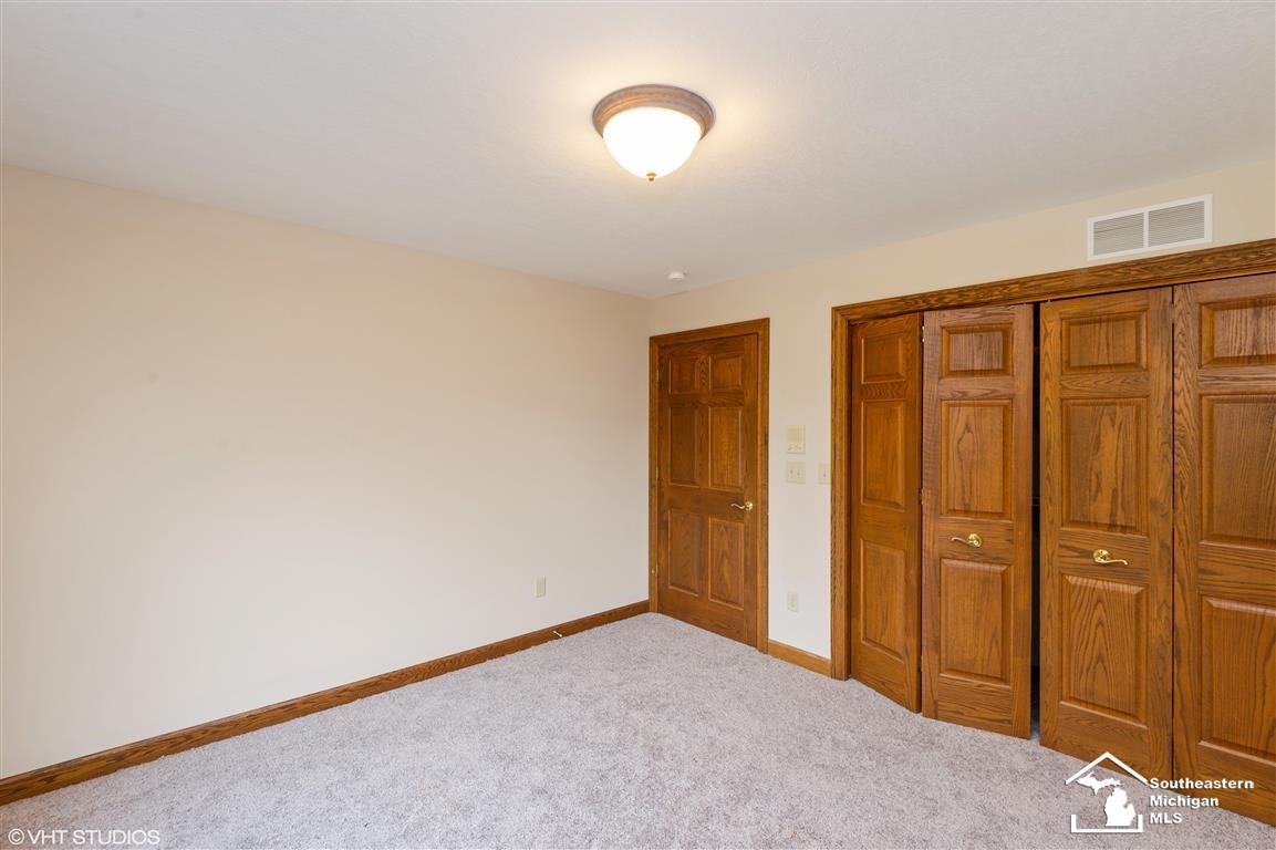 621 East Hurd Road Monroe, MI 48162 - Photo 24 of 28 31394503-23.JPG