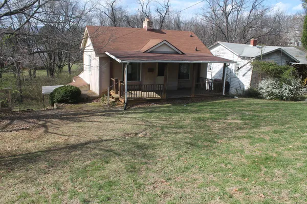 $86,900 | 1012 Crescent Street Northwest, Roanoke, VA 24017