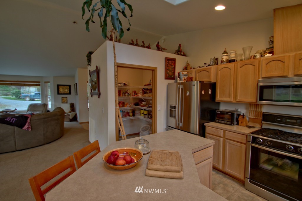 9515 North Cedarvale Loop Road Arlington, WA 98223 - Photo 12 of 16 Gallery Image 12
