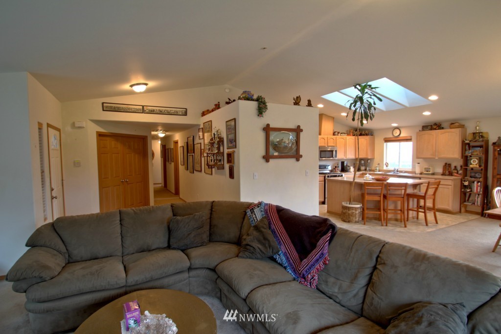 9515 North Cedarvale Loop Road Arlington, WA 98223 - Photo 13 of 16 Gallery Image 13