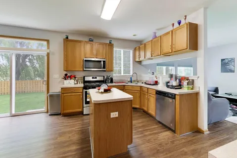 $435,000 | 527 Mara Lynn, Round Lake, IL 60073