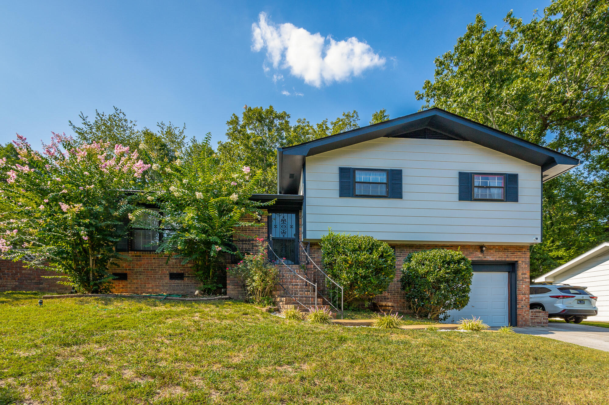 805 Ely Road Hixson, TN 37343 - Photo 1 of 35 Front of the House