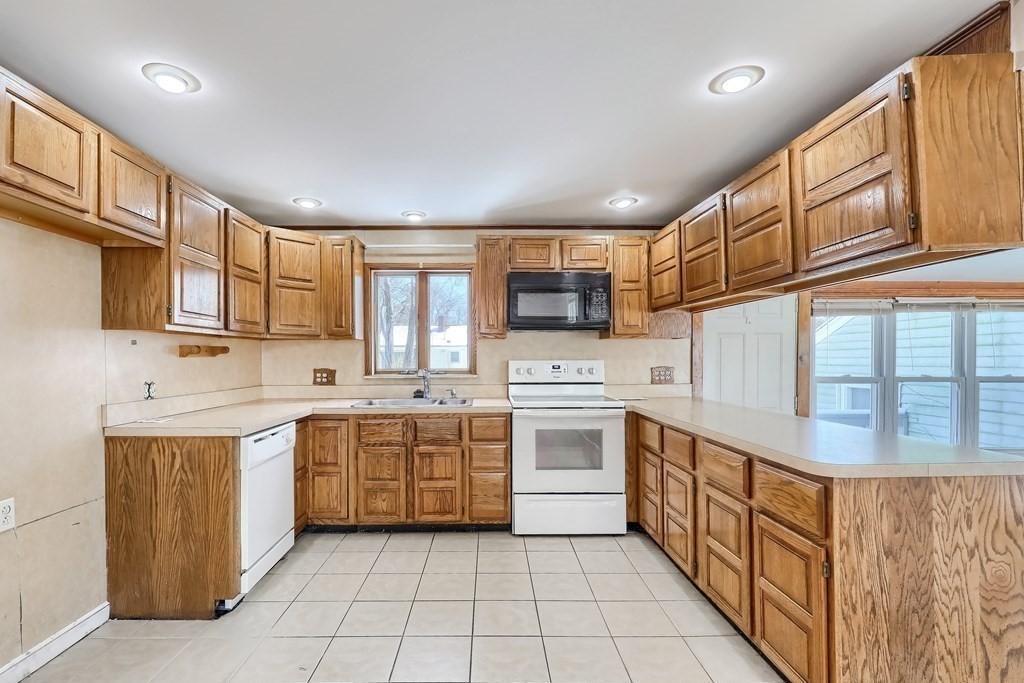 204 Moncrief Road Rockland, MA 02370 - Photo 7 of 26 Gallery Image 7