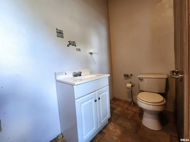 $84,900 | 409 South Hill Street, Marion, IL 62959