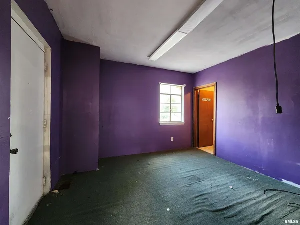 $84,900 | 409 South Hill Street, Marion, IL 62959