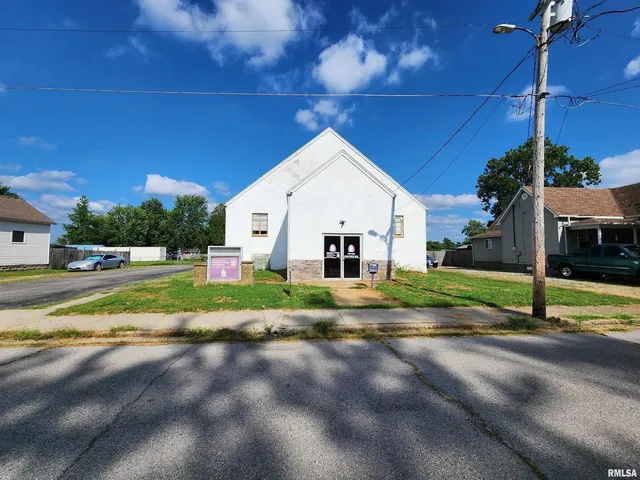 $84,900 | 409 South Hill Street, Marion, IL 62959