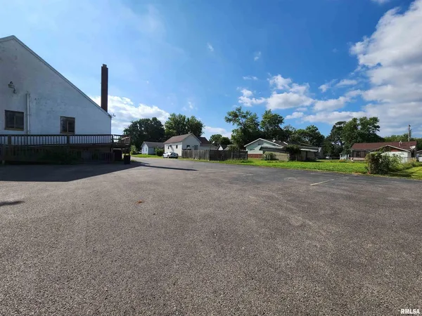 $84,900 | 409 South Hill Street, Marion, IL 62959