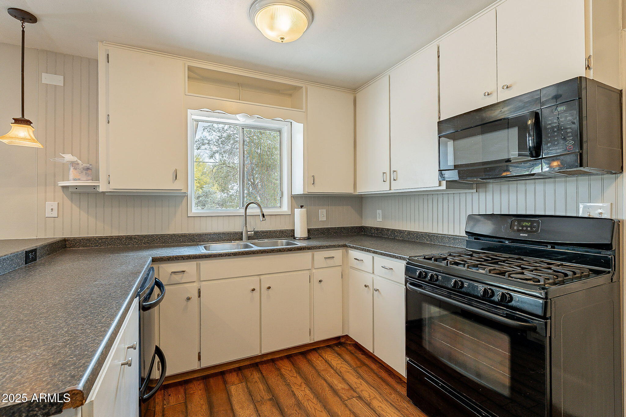 10437 East Boulder Drive Apache Junction, AZ 85120 - Photo 6 of 37 Kitchen