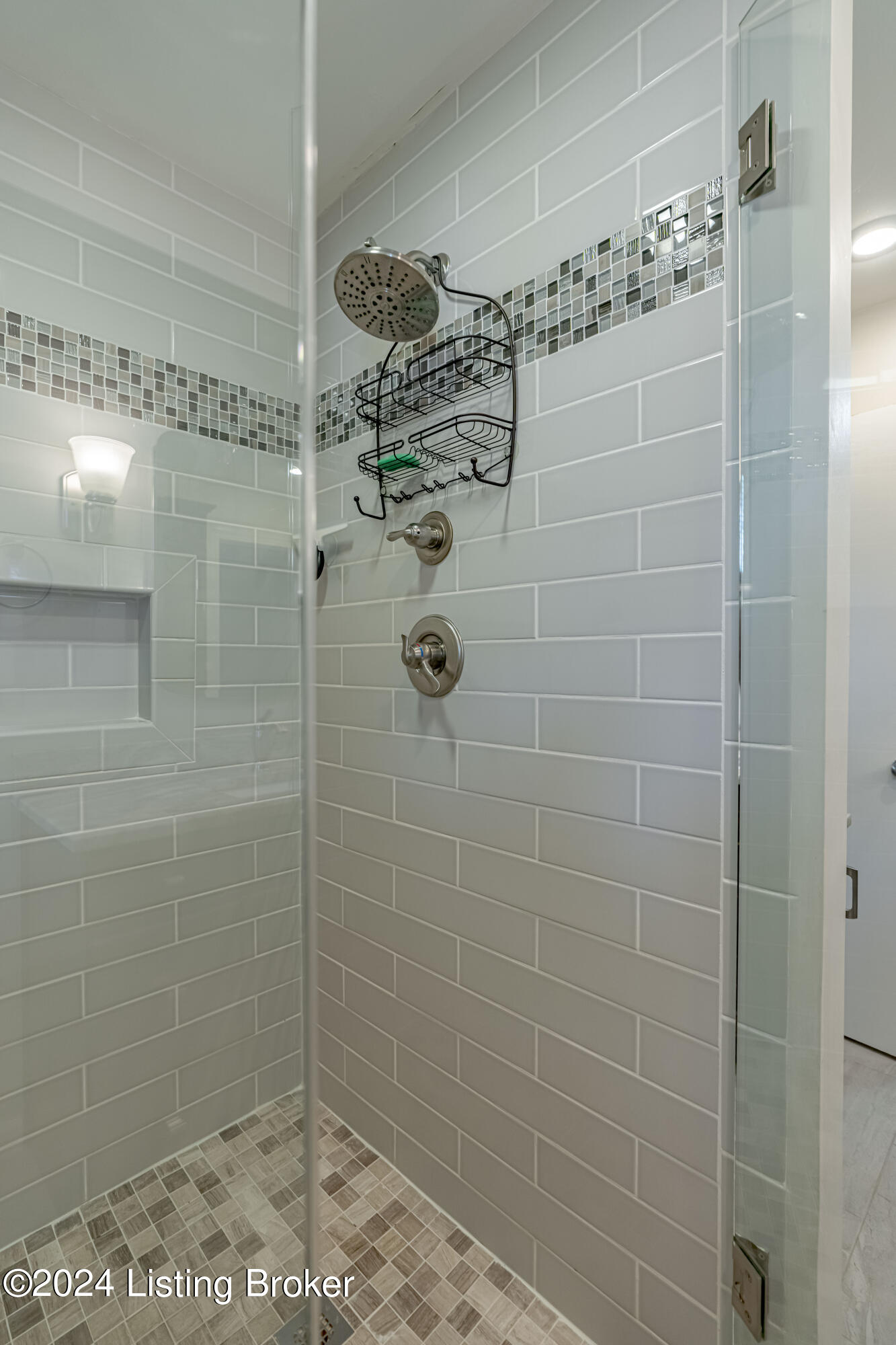 208 Tyne Road Louisville, KY 40207 - Photo 36 of 69 DSC09698