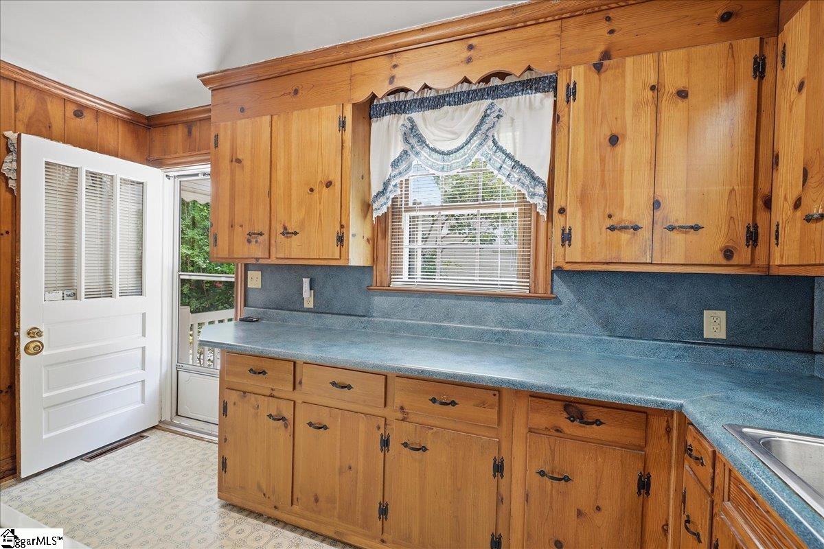 31 Blackburn Street Greenville, SC 29607 - Photo 15 of 43