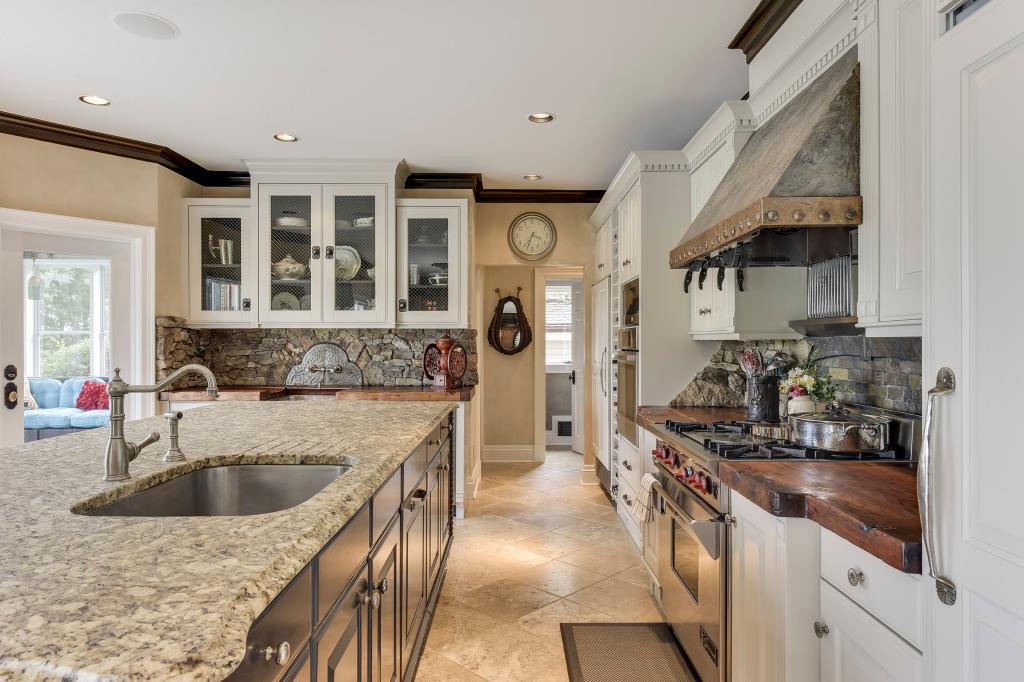 1925 Lakeside Trail Orono, MN 55356 - Photo 19 of 56