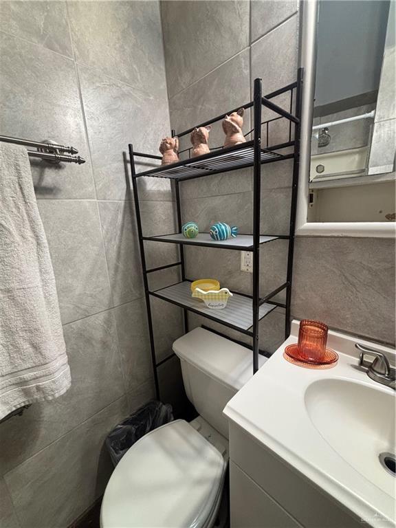 513 West Clam Circle Port Isabel, TX 78578 - Photo 19 of 37 a bathroom with a sink toilet and shower