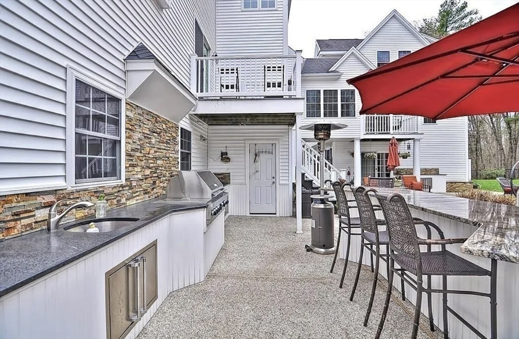 8 Little Tree Road Medway, MA 02053 - Photo 7 of 32 Gallery Image 7