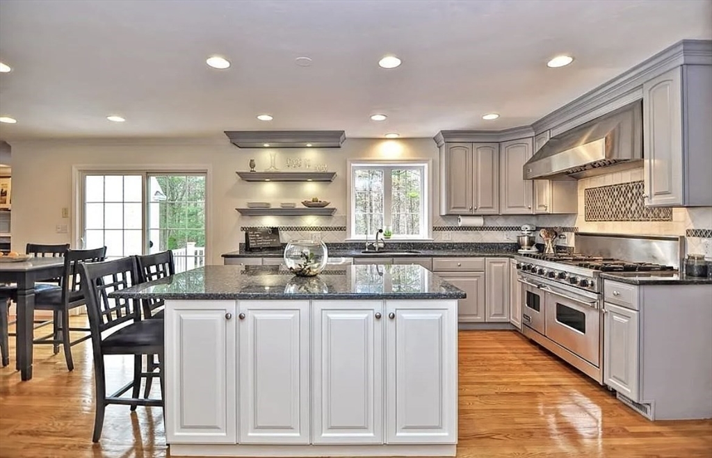8 Little Tree Road Medway, MA 02053 - Photo 9 of 32 Gallery Image 9