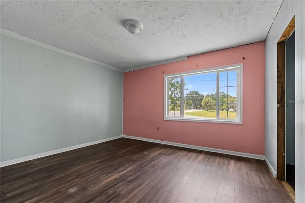 $129,900 | 330 West 4th Street, Frostproof, FL 33843