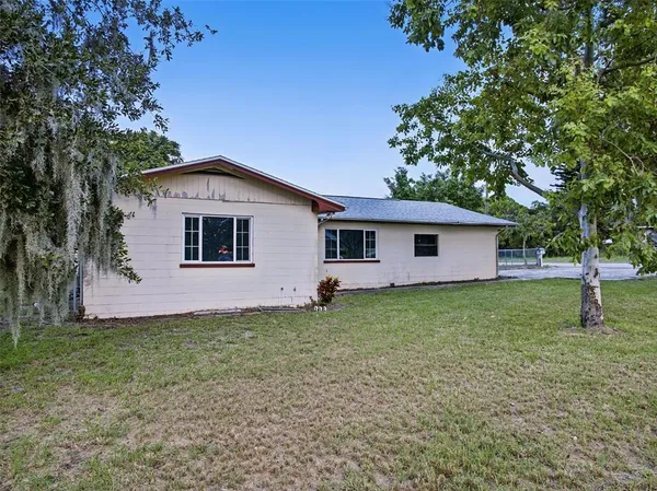 $129,900 | 330 West 4th Street, Frostproof, FL 33843