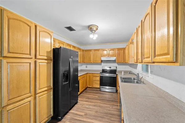 $129,900 | 330 West 4th Street, Frostproof, FL 33843