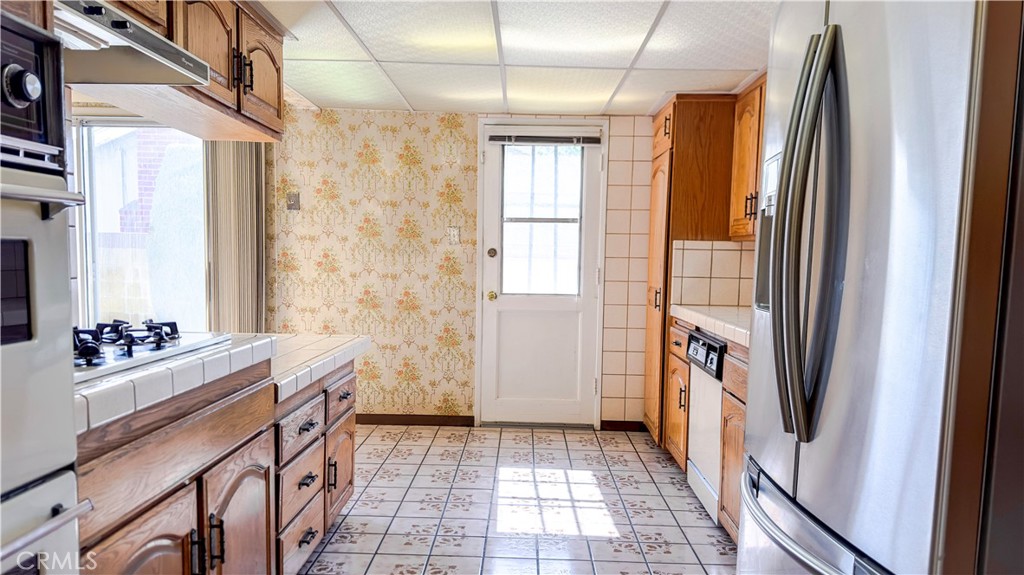 1702 East Bach Street Carson, CA 90745 - Photo 34 of 48 a room with a window and a sink