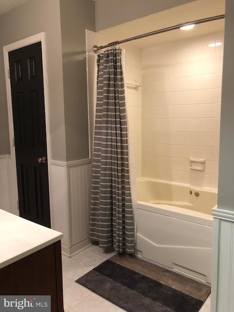 15211 Chestnut Fork Road Culpeper, VA 22701 - Photo 22 of 29 Upper level hall Bathroom