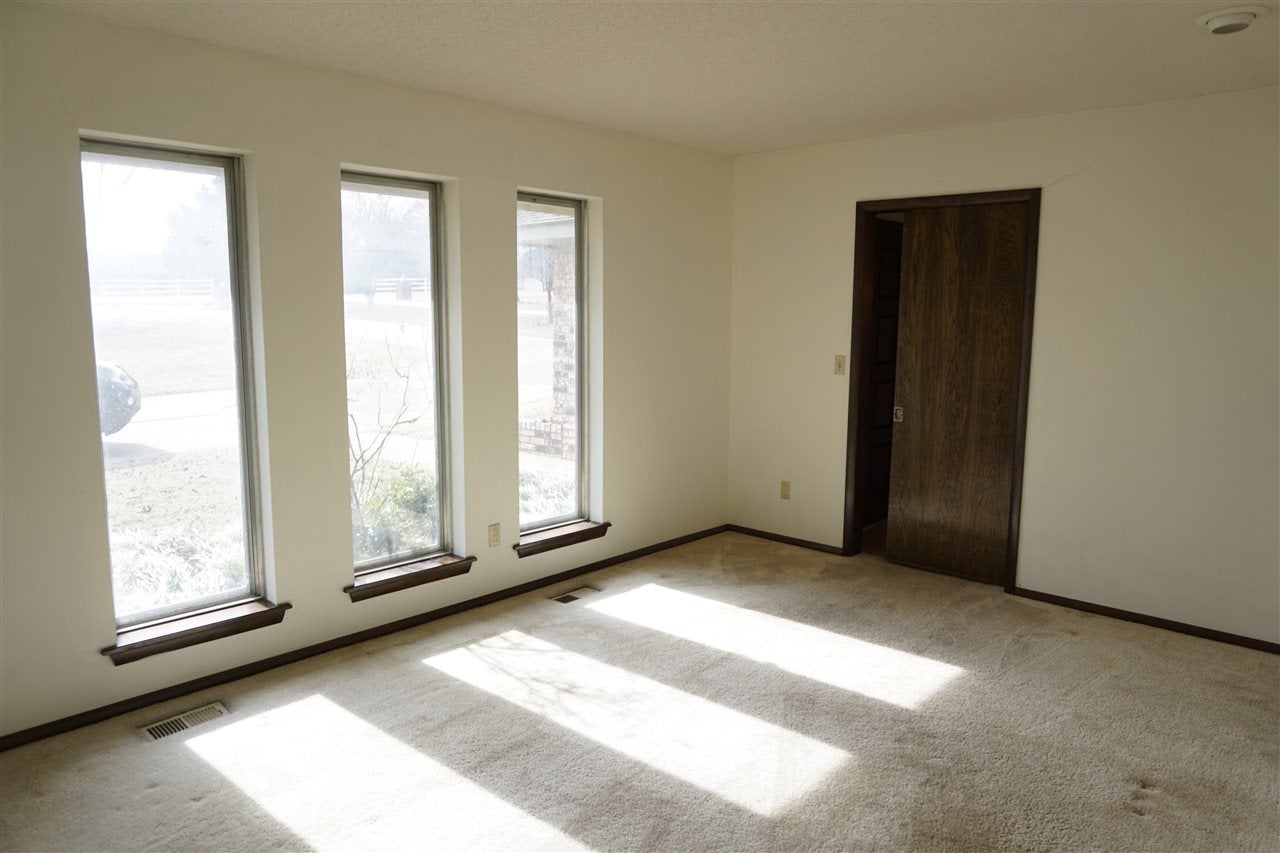 703 Wakefield Road Perry, OK 73077 - Photo 5 of 36 Gallery Image 5