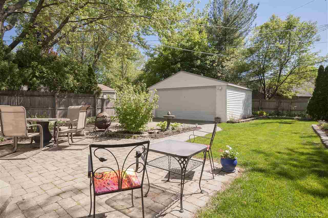 323 Moran Road Grosse Pointe, MI 48236 - Photo 32 of 33 31348932-31.JPG