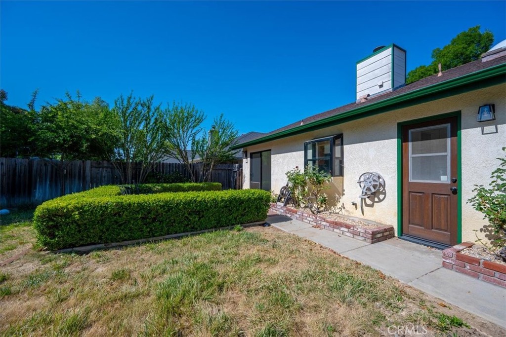 836 Casals Drive Paso Robles, CA 93446 - Photo 28 of 33 a front view of a house with garden