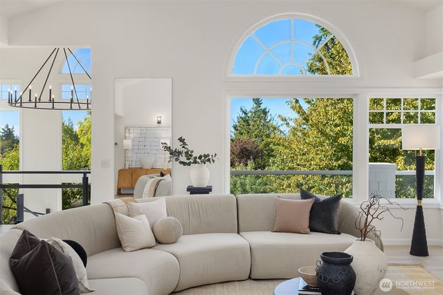 $2,095,000 | 8604 Northeast 124th Street, Kirkland, WA 98034