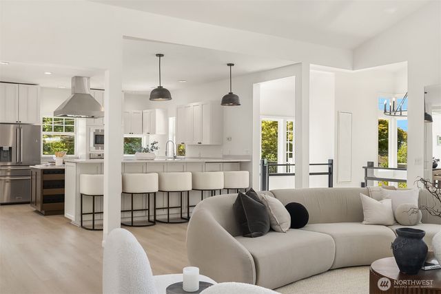 $2,095,000 | 8604 Northeast 124th Street, Kirkland, WA 98034