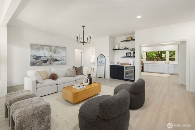 $2,095,000 | 8604 Northeast 124th Street, Kirkland, WA 98034