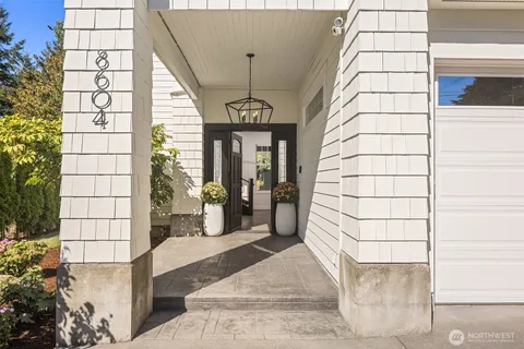 a view of a entryway of the house