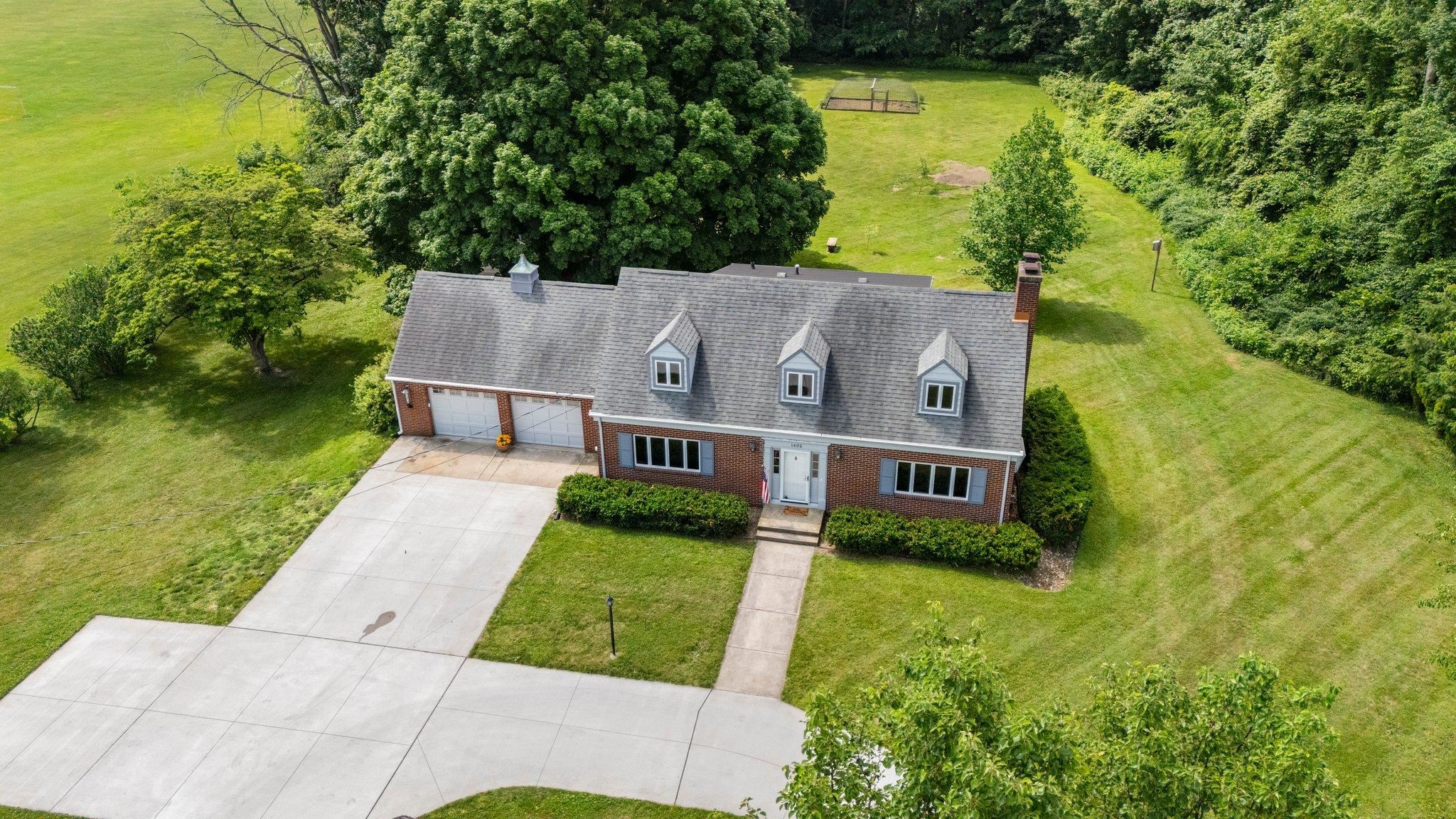 1402 Jackson Road South Bend, IN 46614 - Photo 2 of 35 Gallery Image 2