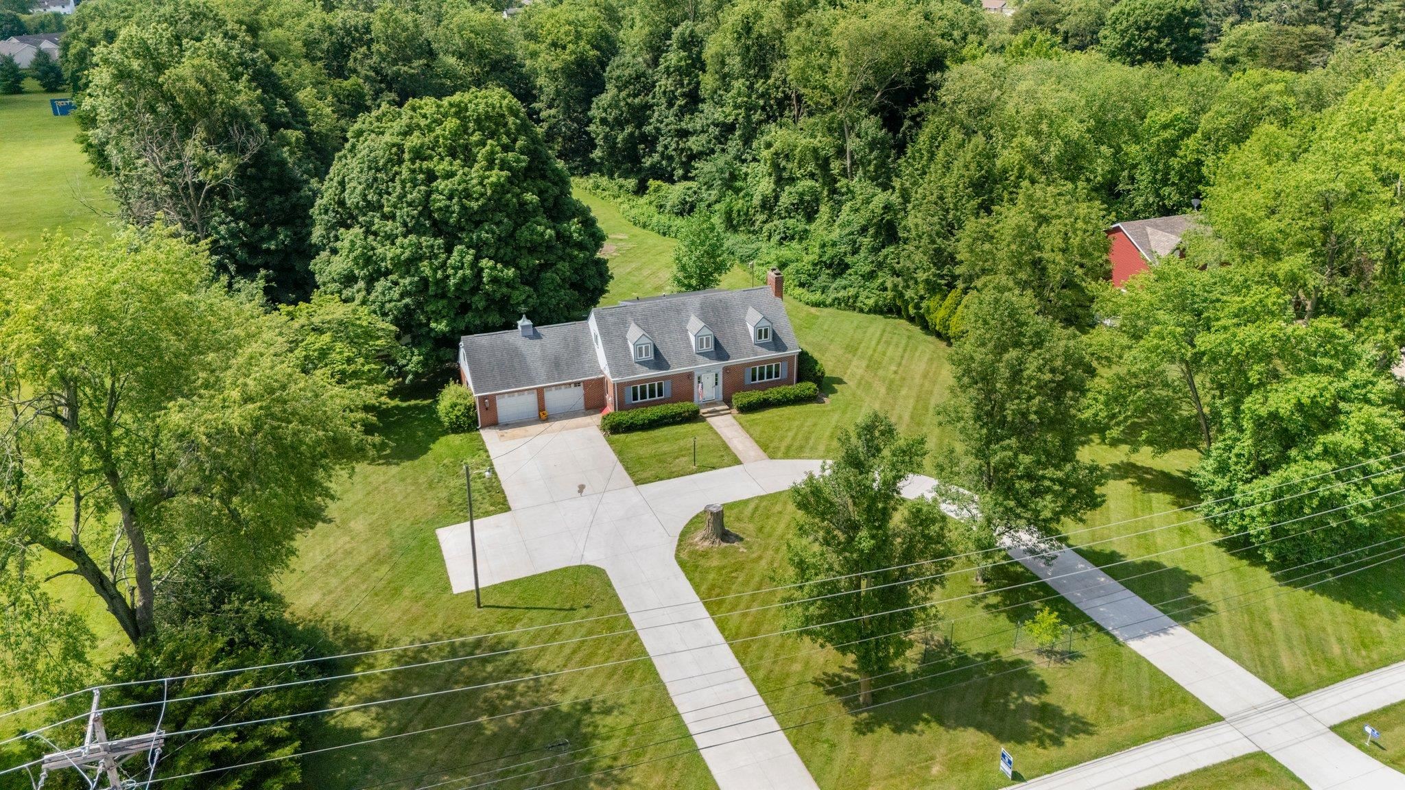1402 Jackson Road South Bend, IN 46614 - Photo 4 of 35 Gallery Image 4