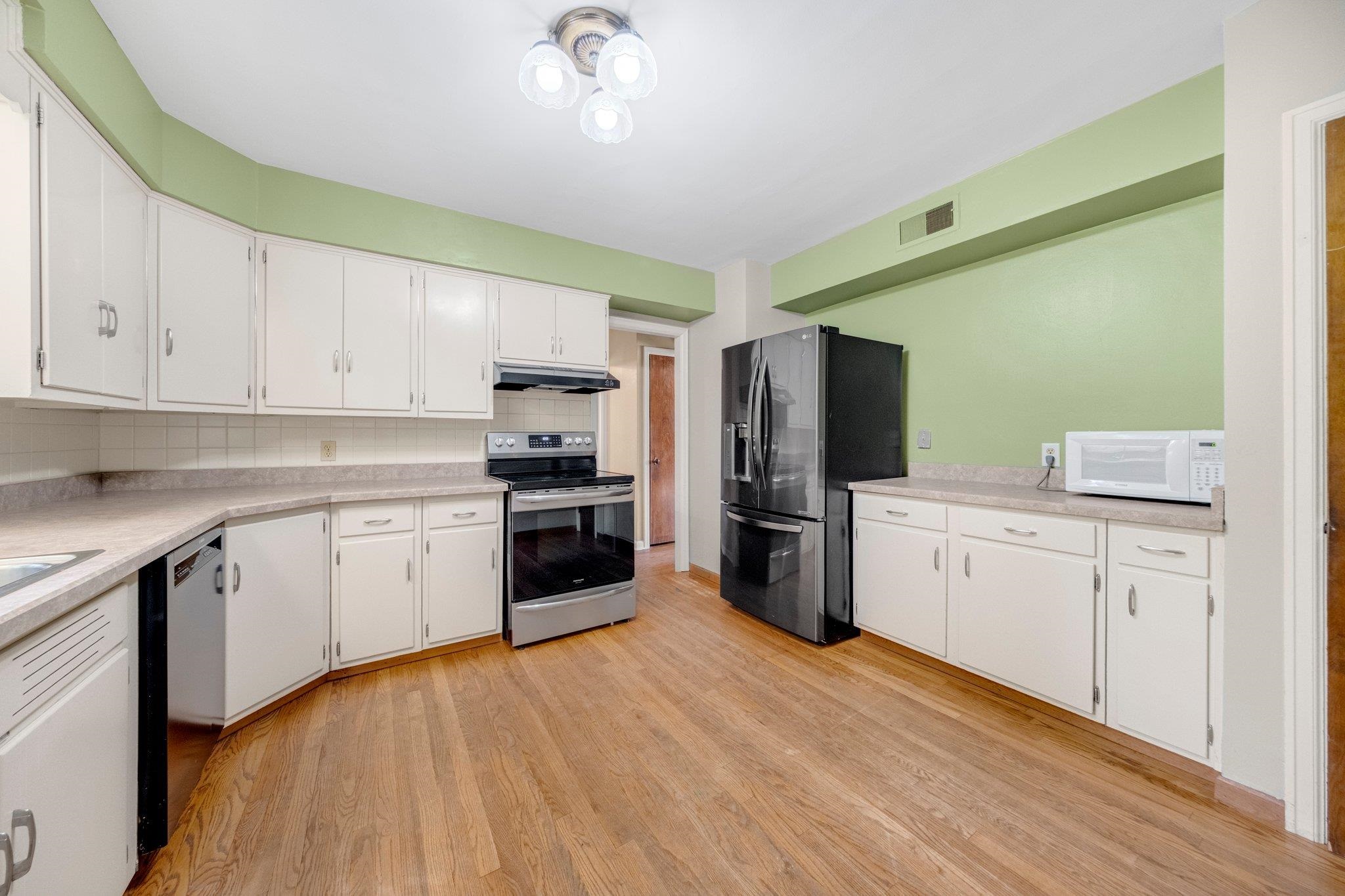 1402 Jackson Road South Bend, IN 46614 - Photo 6 of 35 Gallery Image 6