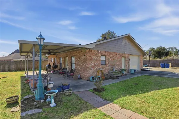 $379,500 | 1895 North Borel Drive, Lake Charles, LA 70611