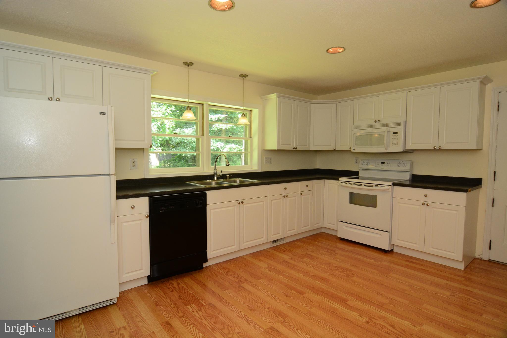 10212 East Hunter Valley Road Vienna, VA 22181 - Photo 17 of 40 Gallery Image 17