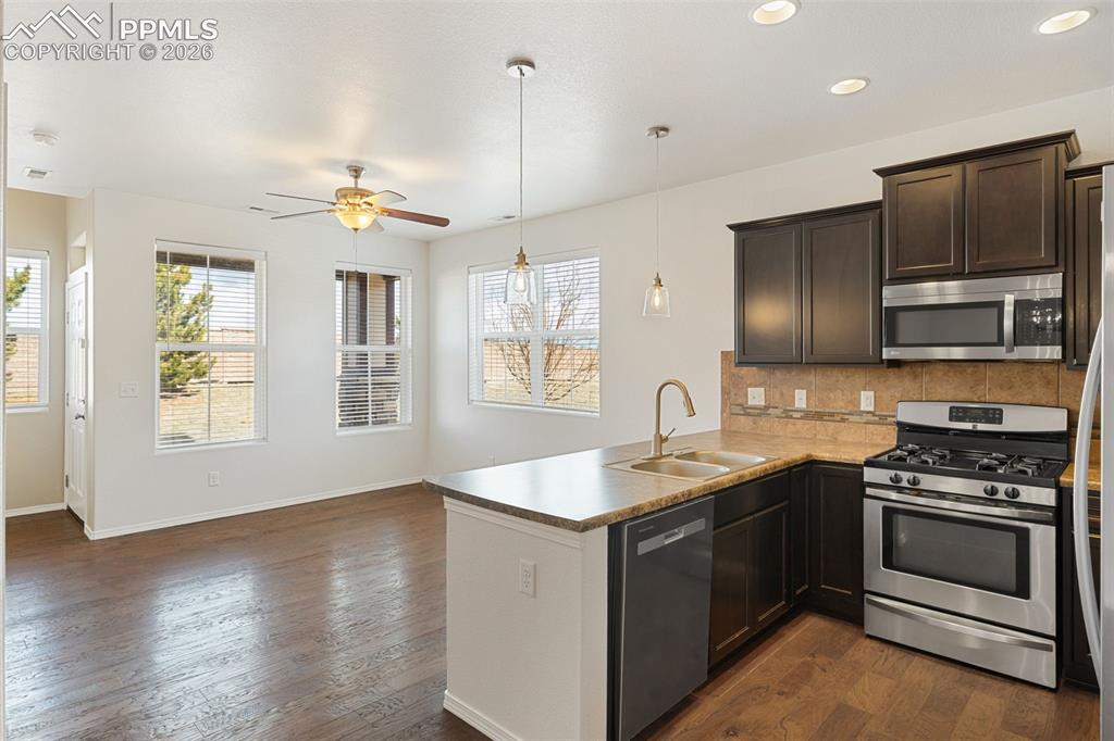 5372 Prominence Point Colorado Springs, CO 80923 - Photo 10 of 35