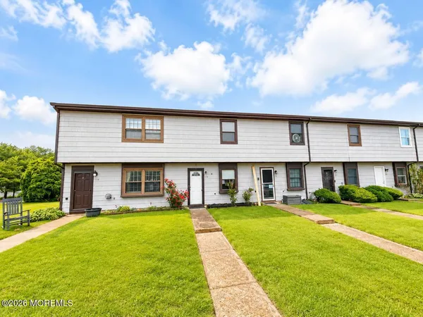 $2,500 | 1156 Sawmill Road, Unit 127, Brick, NJ 08724