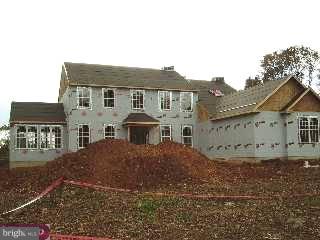 561 Country Club Road Coatesville, PA 19320 - Photo 2 of 6 Gallery Image 2