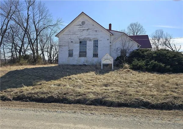 $280,000 | Northeast Hi Point Drive, Breckenridge, MO 64625