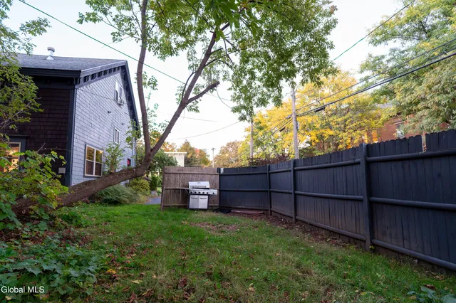 $1,600 | 99 Woodlawn Avenue, Unit A, Saratoga Springs, NY 12866