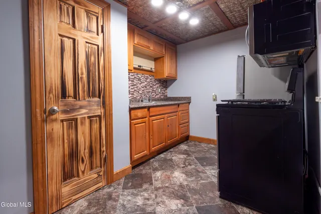 $1,600 | 99 Woodlawn Avenue, Unit A, Saratoga Springs, NY 12866