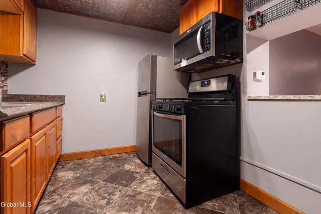 $1,600 | 99 Woodlawn Avenue, Unit A, Saratoga Springs, NY 12866