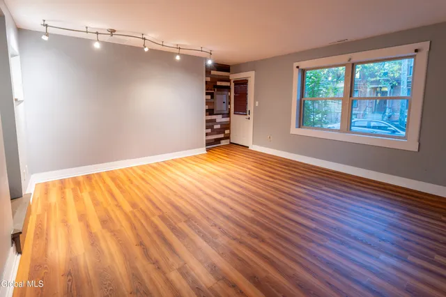 $1,600 | 99 Woodlawn Avenue, Unit A, Saratoga Springs, NY 12866