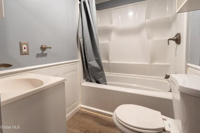 $1,600 | 99 Woodlawn Avenue, Unit A, Saratoga Springs, NY 12866