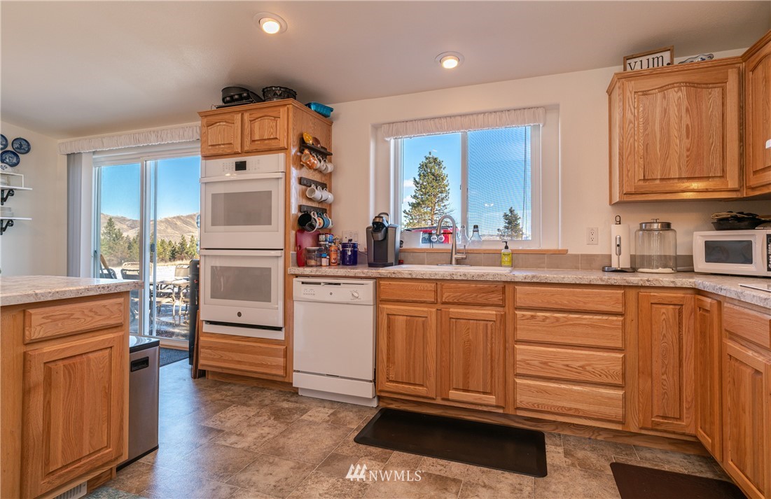 1565 Washington Creek Road Chelan, WA 98816 - Photo 15 of 40 Gallery Image 15
