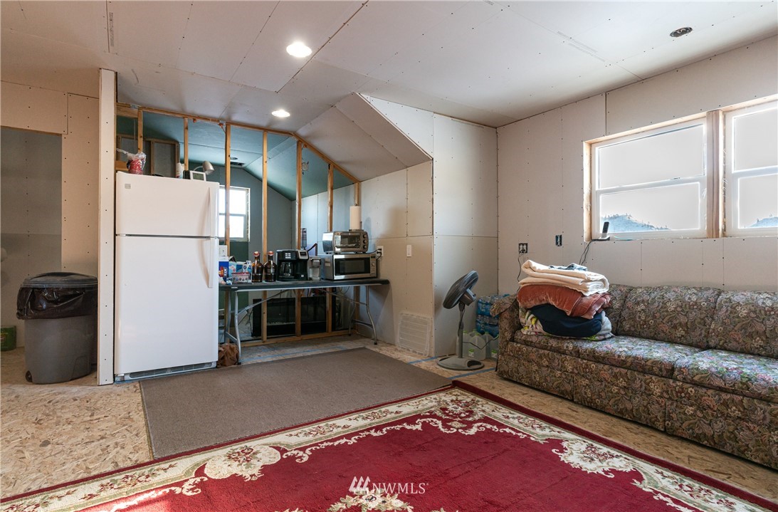 1565 Washington Creek Road Chelan, WA 98816 - Photo 36 of 40 Gallery Image 36